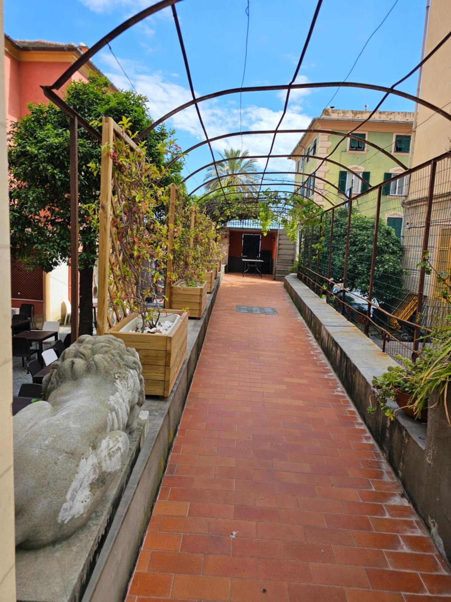 Casa Atena, Spaziosa, Romantica Con Idromassaggio Privato Varazze Exterior foto